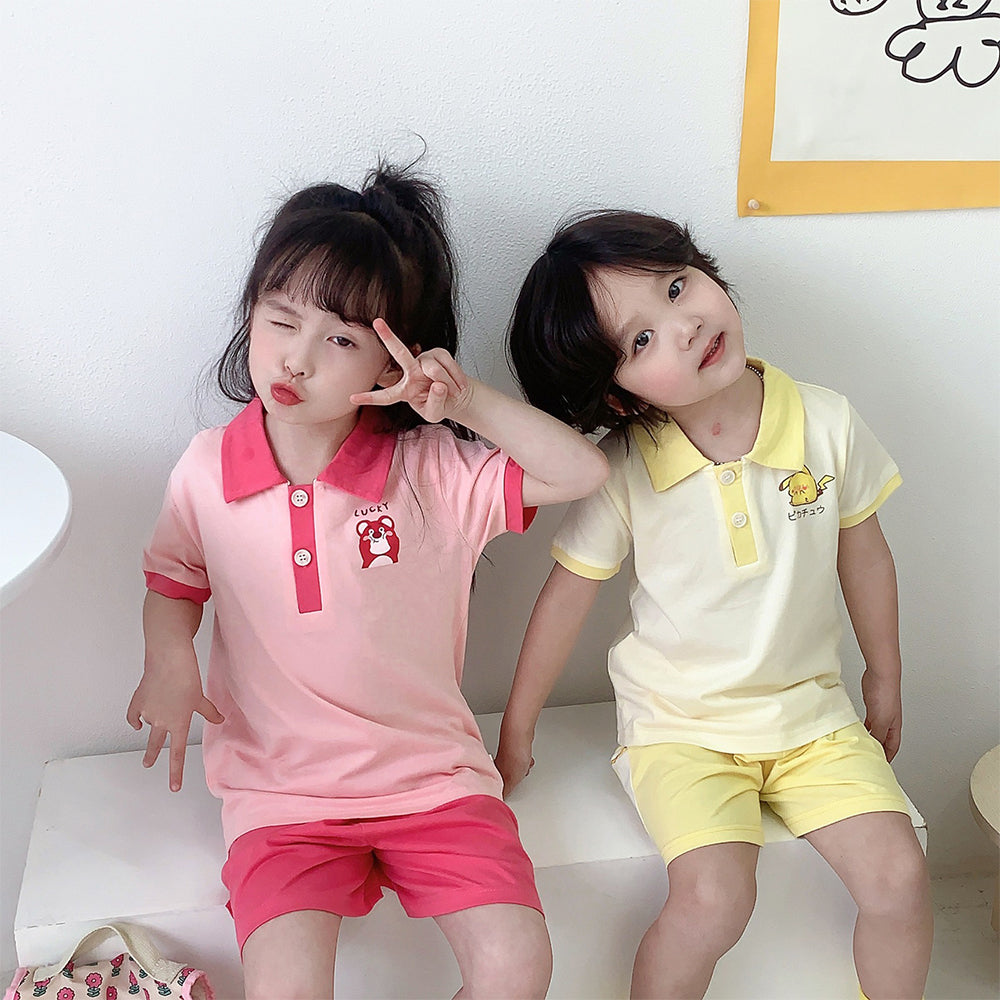 Boys' and girls' fashionable two-piece set, trendy and cute polo collar short sleeve suit for the 2023 summer season.